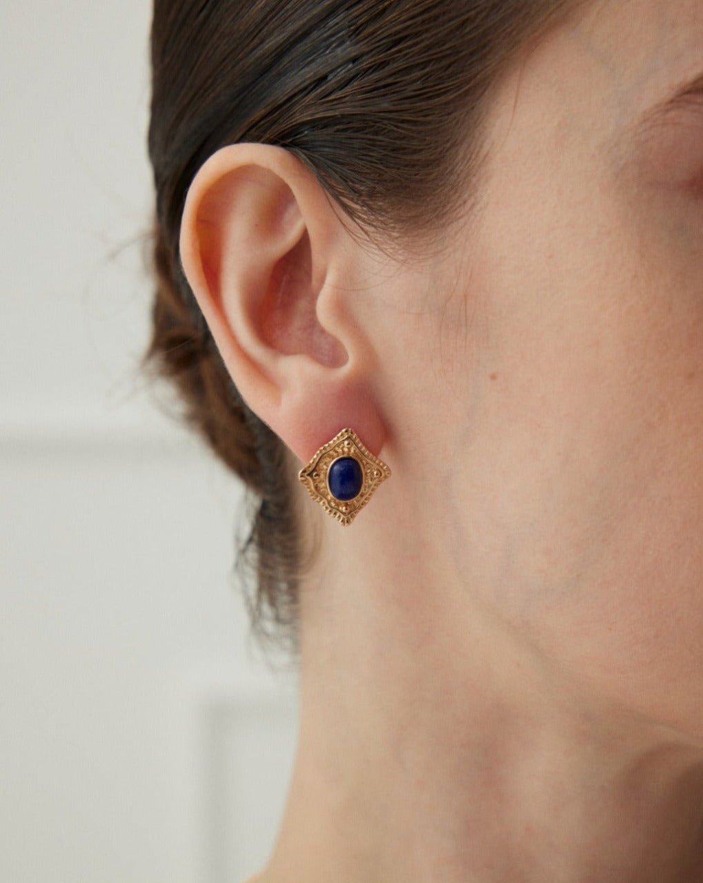 Aphrodite's Sapphire Elegance Earrings - Solene Paris concept store