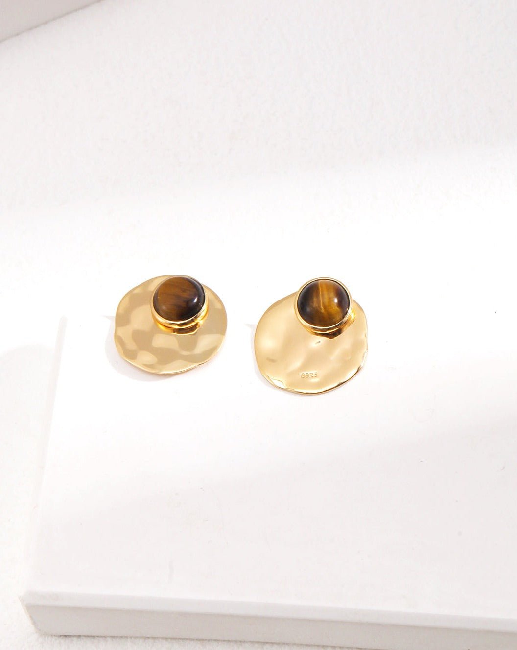 Artemis' Valor Tiger's Eye Earrings - Solene Paris concept store