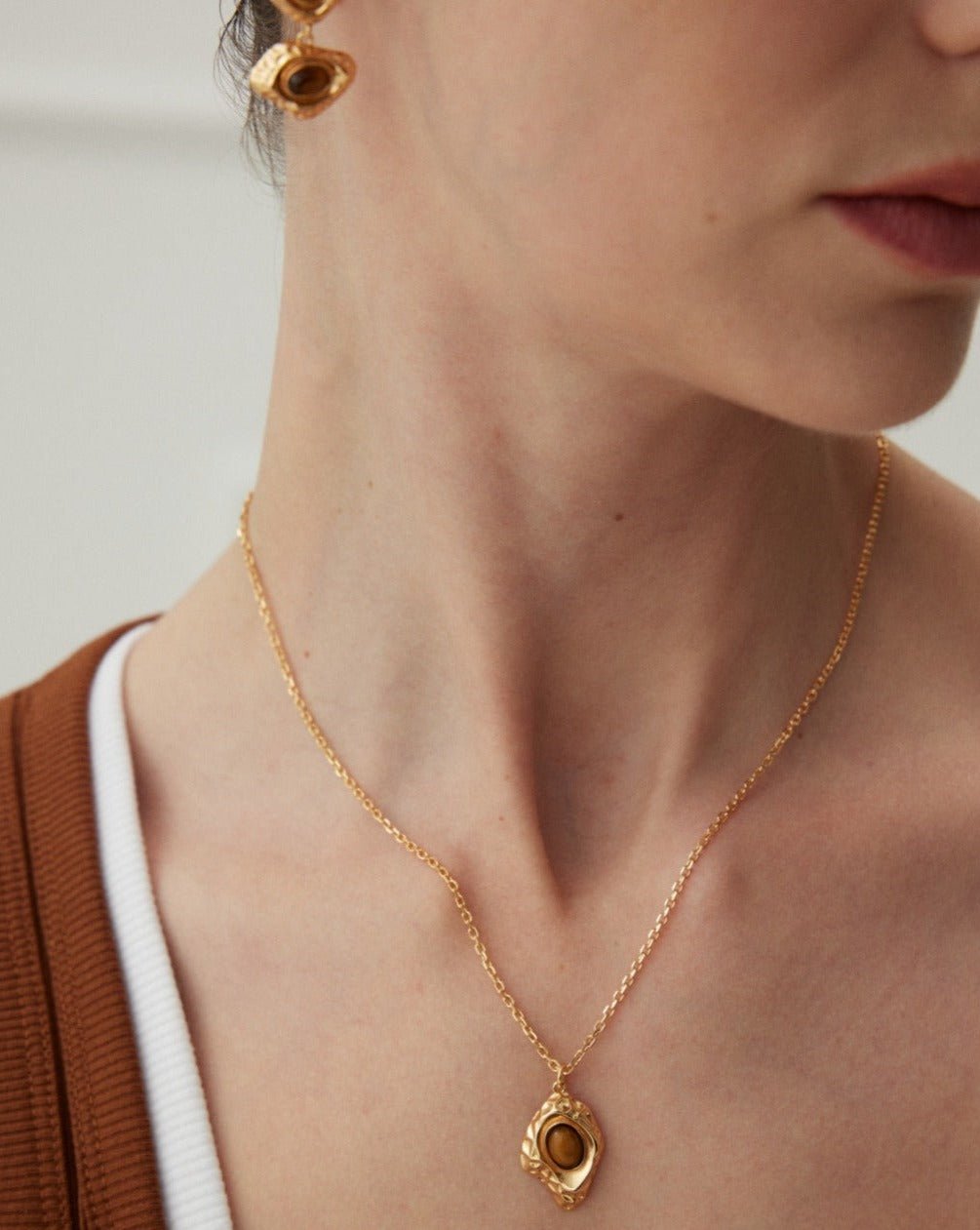 Artemis' Valor Tiger's Eye Necklace - Solene Paris concept store