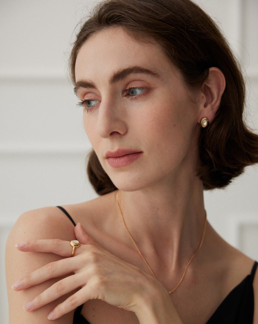 Athena's Mother of Pearl Earrings - Solene Paris concept store