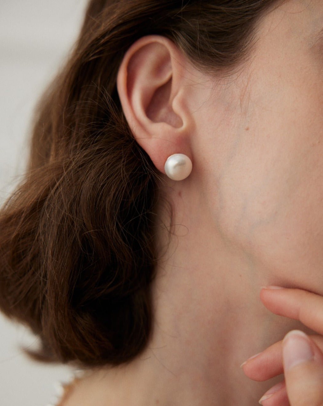 Ceres' Divine Elegance Pearl Earrings - Solene Paris concept store
