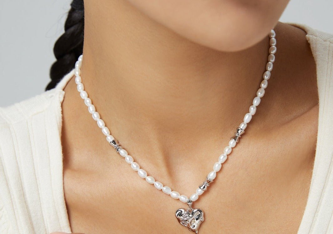 Heart’s Embrace Pearl Necklace - Solene Paris concept store
