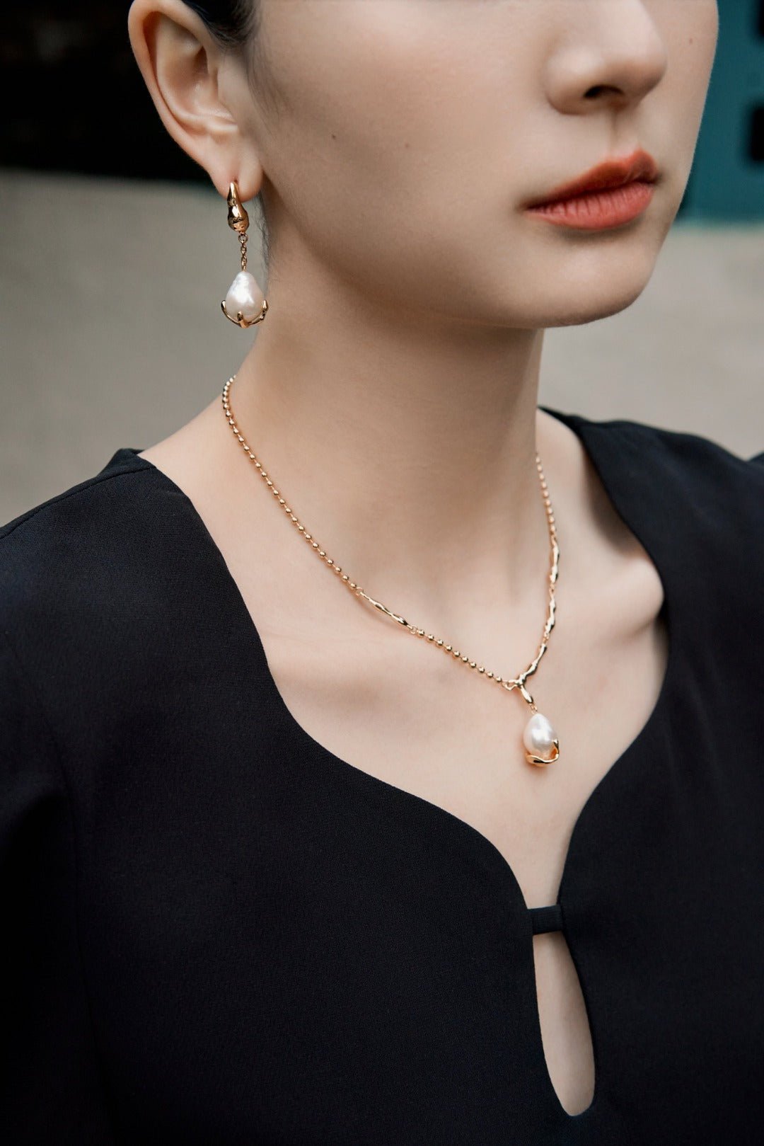 Juno's Radiant Ensemble Pearl Earrings - Solene Paris concept store