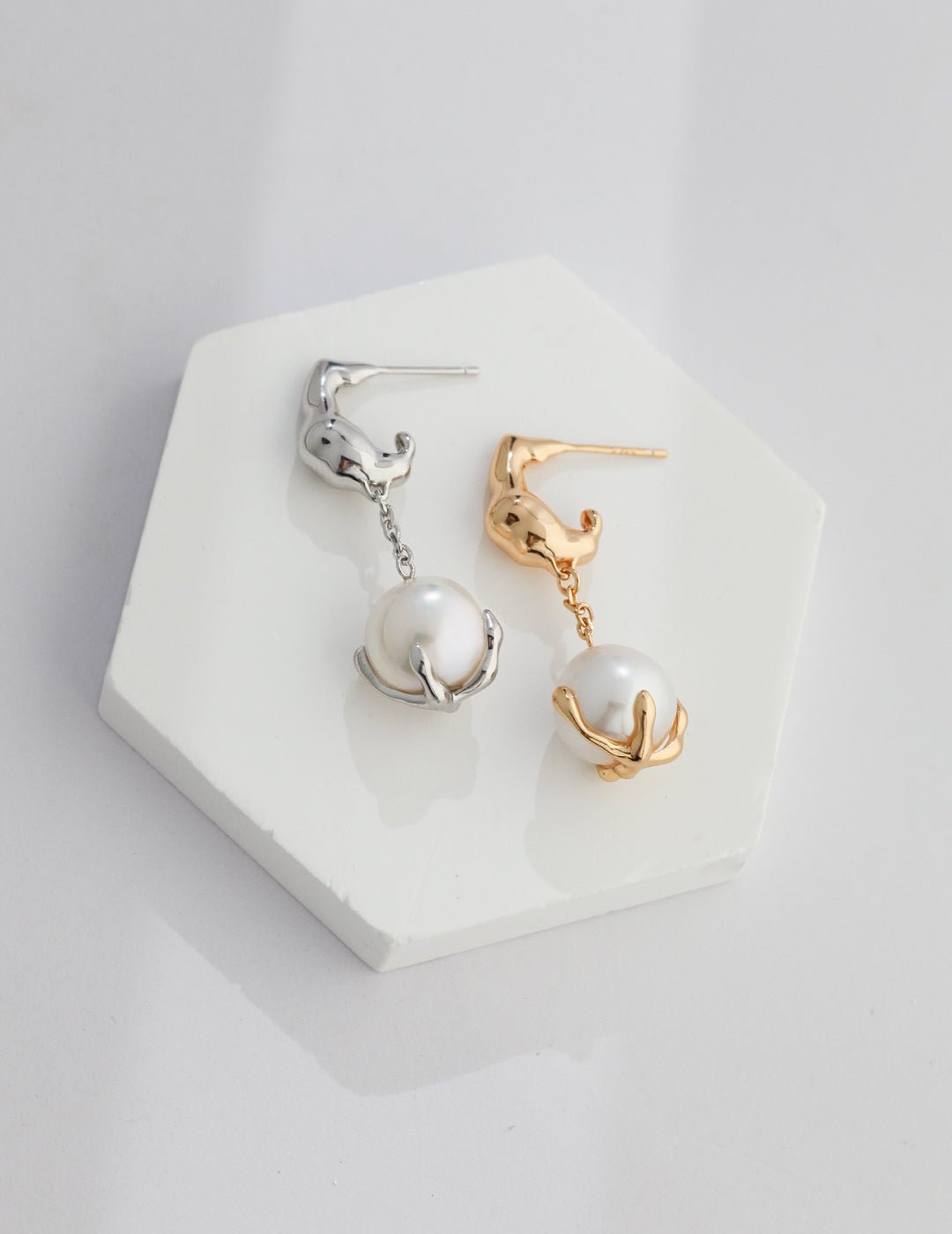 Juno's Radiant Ensemble Pearl Earrings - Solene Paris concept store