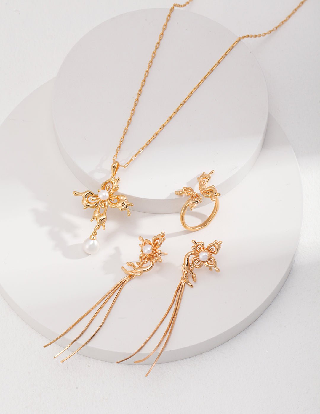 Madame Butterfly Pearl Necklace - Solene Paris concept store