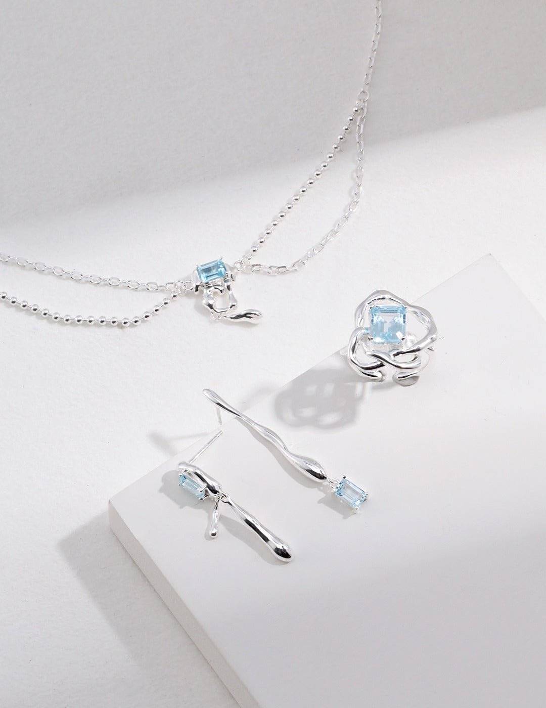 Sunlit Waves Topaz Necklace - Solene Paris concept store