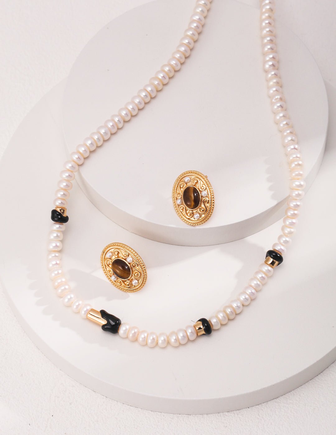 Versailles Whisper Earrings - Solene Paris concept store
