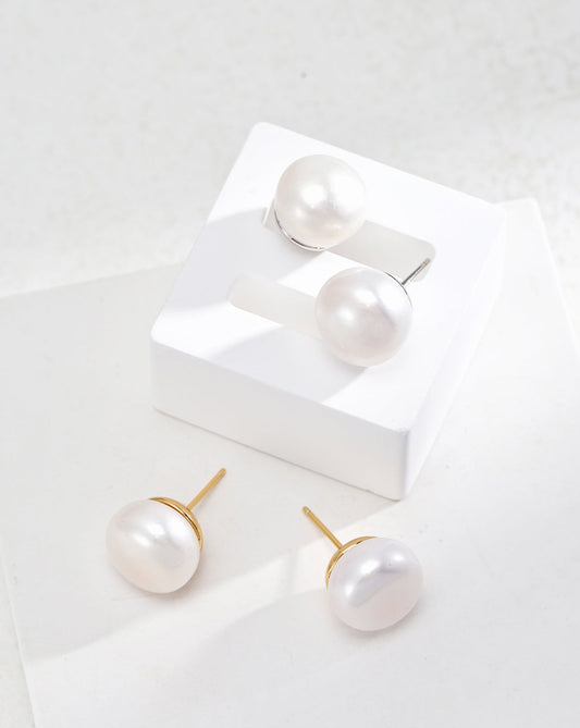 Ceres' Divine Elegance Pearl Earrings