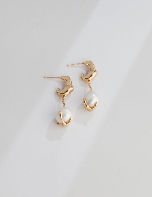 Juno's Radiant Ensemble Pearl Earrings