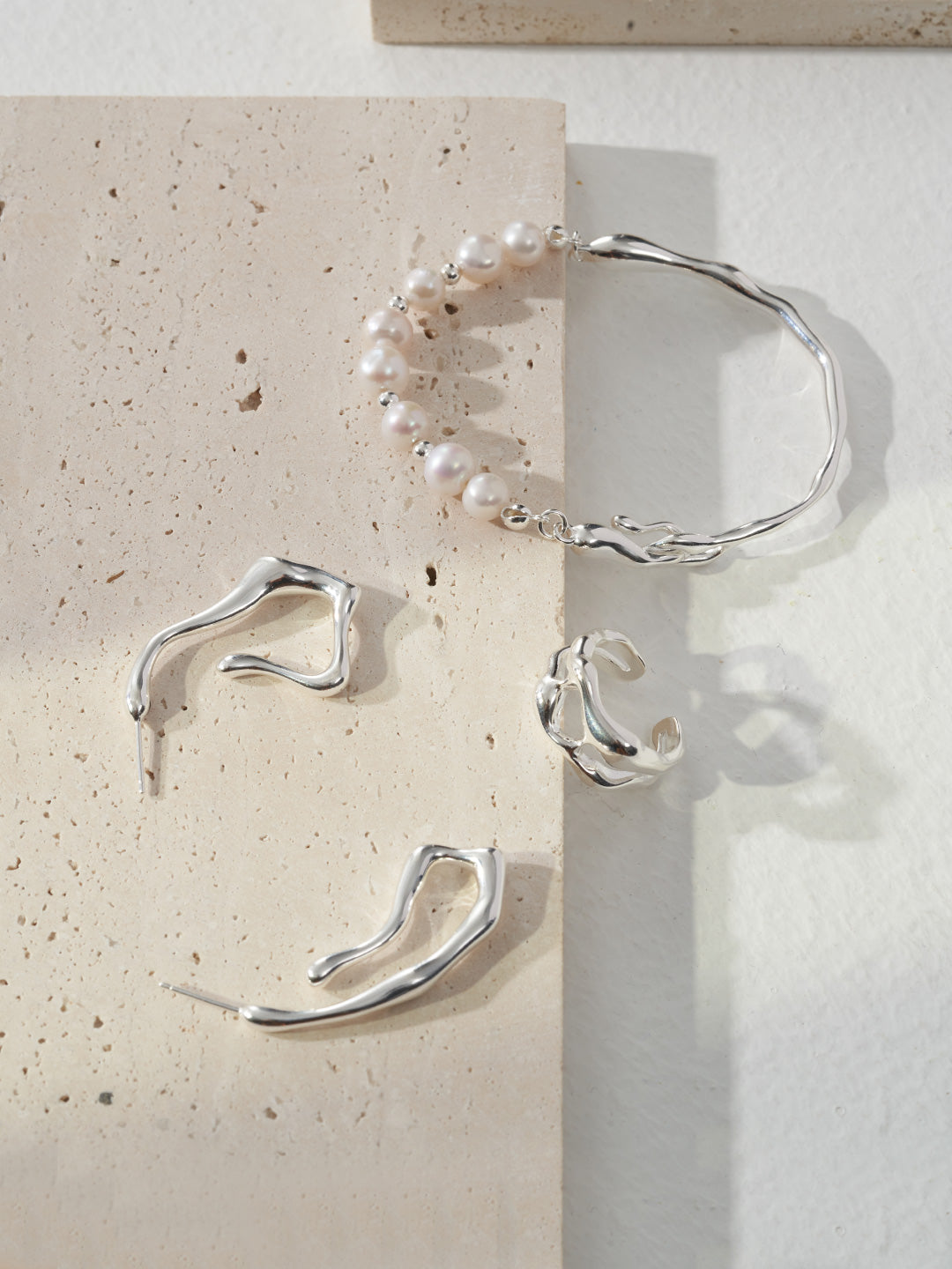 Rhea's Liquid Pearl Bracelet