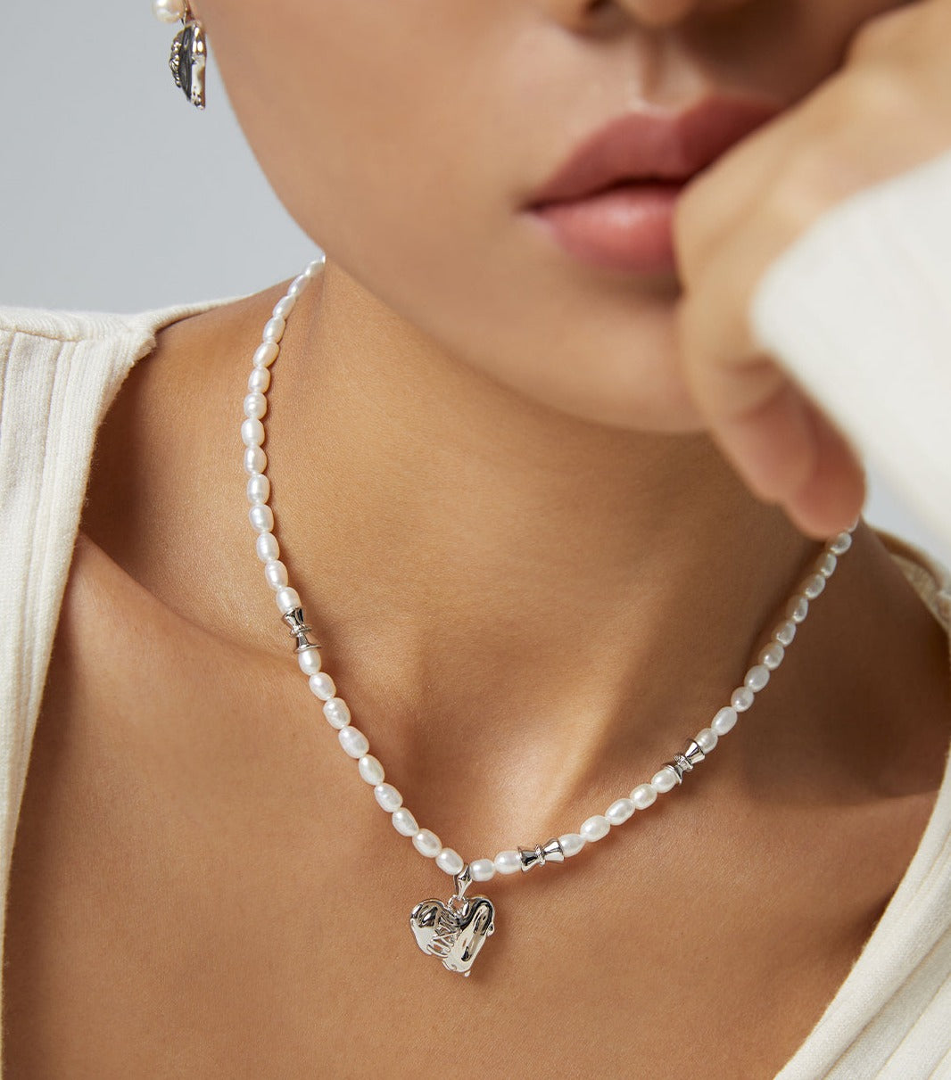 Heart’s Embrace Pearl Necklace