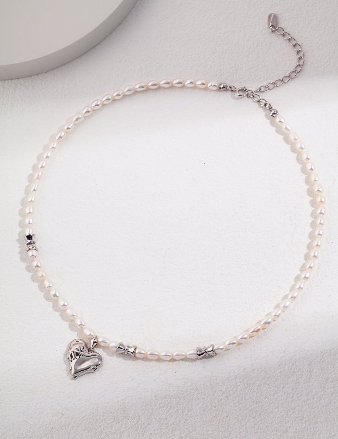 Heart’s Embrace Pearl Necklace