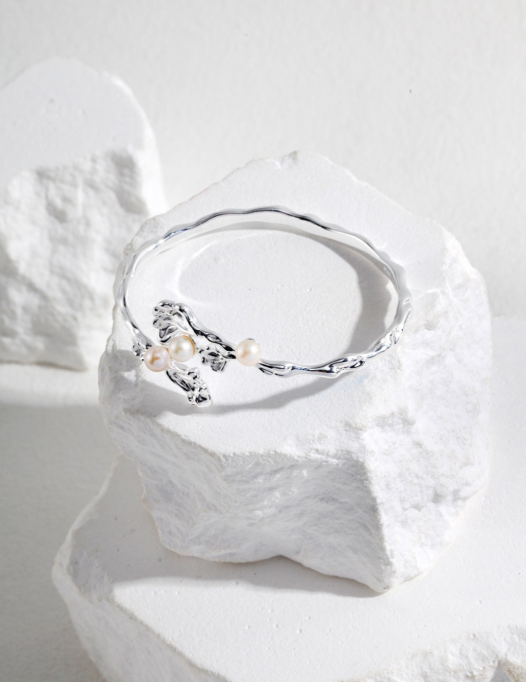 Amphitrite’s Crest Bangle