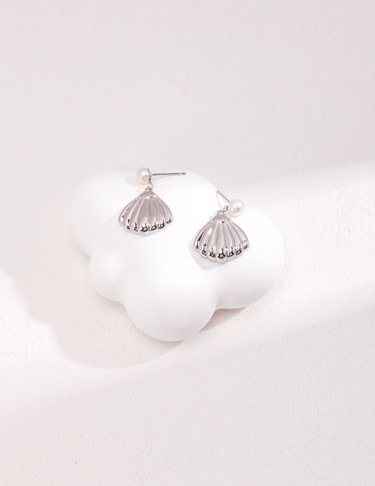 Seashell Serenity Silver Pearl Earrings - Solene Paris concept store